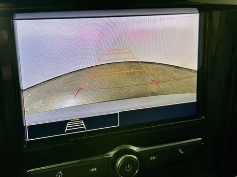 Used 2020 Chevrolet Traverse LS FWD image 16
