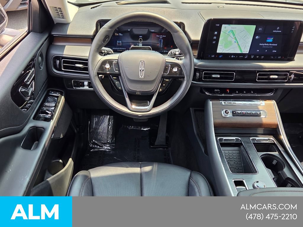 Used 2025 Lincoln Aviator Reserve AWD/4WD image 7