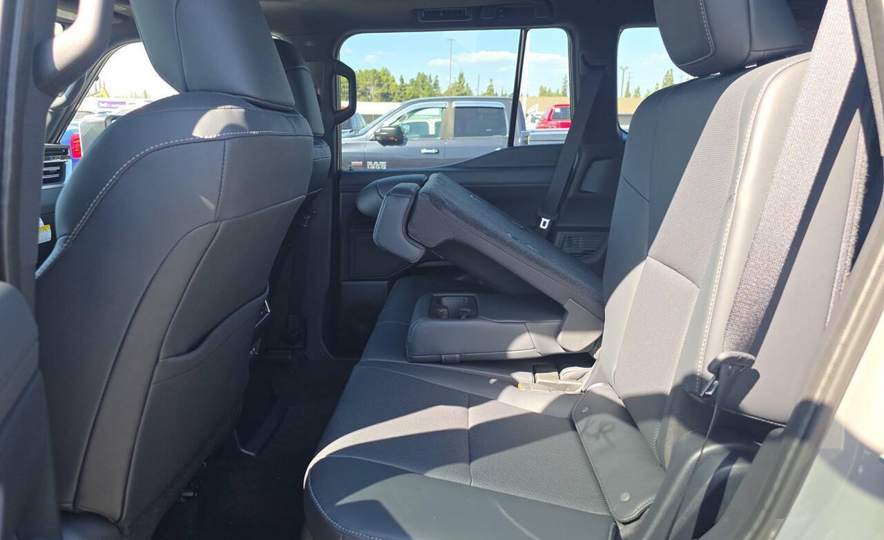 Used 2026 Lexus GX 550 w/ Cold Area Package AWD/4WD image 8