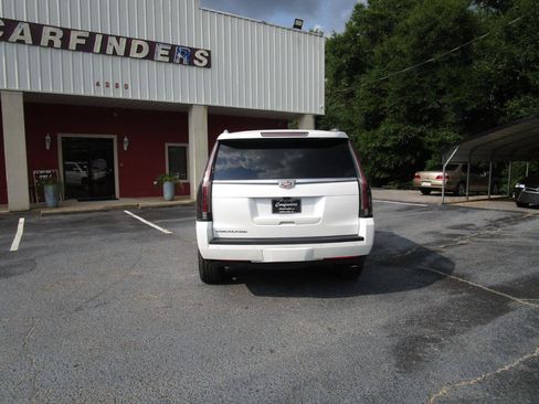 Used 2018 Cadillac Escalade Premium Luxury AWD/4WD image 3