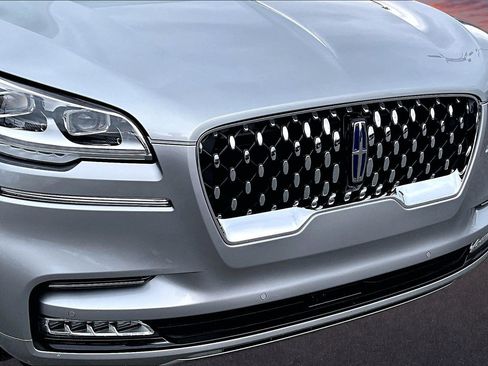 Used 2023 Lincoln Aviator Grand Touring w/ Equipment Group 301A AWD/4WD image 29