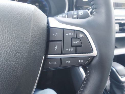 Used 2025 Toyota Highlander Platinum AWD/4WD image 25