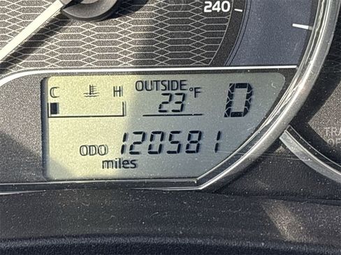 Used 2015 Toyota Corolla L image 16