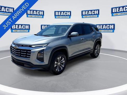 New 2026 Chevrolet Equinox LT w/ Convenience Package II FWD image 4