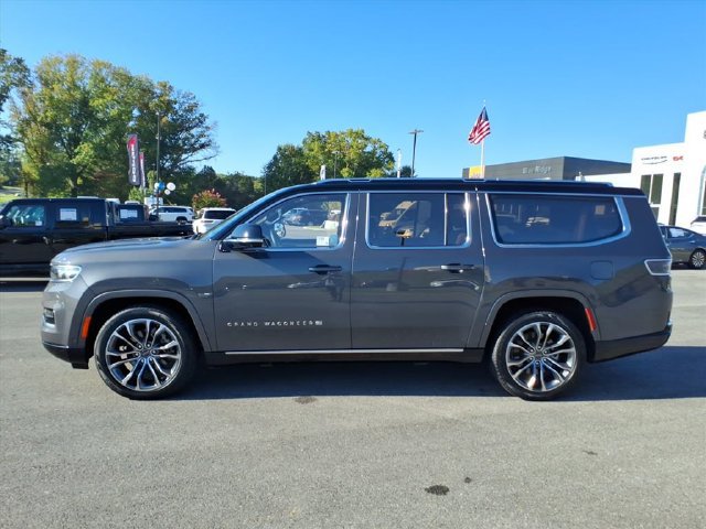 Used 2023 Jeep Grand Wagoneer L Series III w/ Rear Seat Video Group 1 AWD/4WD image 10