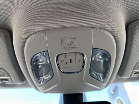 Used 2018 Jeep Compass Latitude w/ Popular Equipment Group AWD/4WD image 33