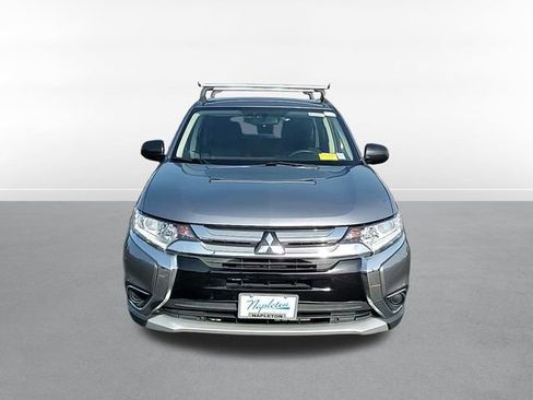Used 2018 Mitsubishi Outlander ES image 2