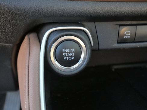 Certified 2025 Toyota Grand Highlander AWD image 30