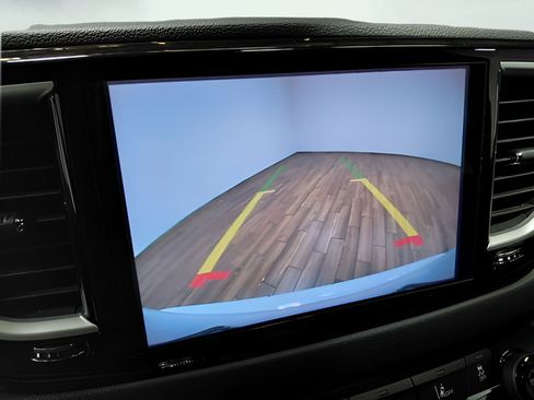 Used 2025 Chrysler Pacifica Select FWD image 10