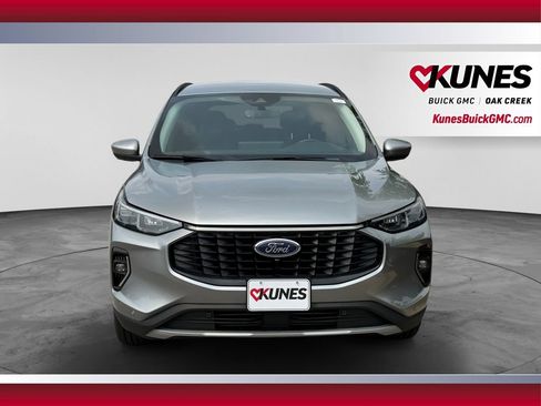 Used 2023 Ford Escape Platinum AWD/4WD image 3