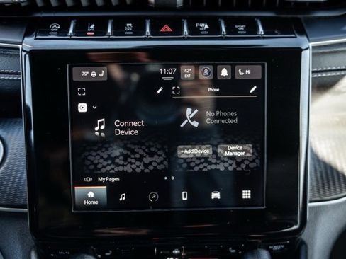 Used 2023 Jeep Grand Cherokee L Laredo image 19