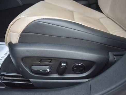 Used 2019 Lexus ES 300h w/ Luxury Package image 14