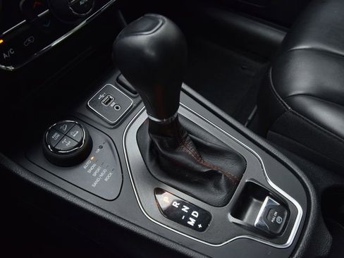 Certified 2022 Jeep Cherokee Trailhawk image 23