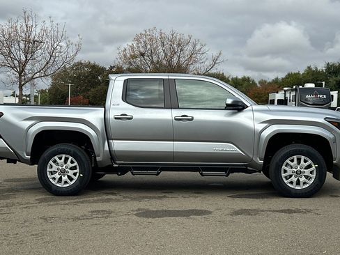 New 2025 Toyota Tacoma SR5 image 3