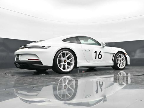 Certified 2024 Porsche 911 GT3 RS RWD image 50