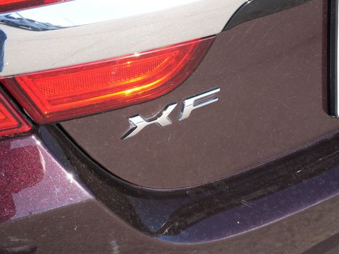 Used 2013 Jaguar XF image 19