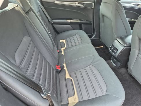 Used 2020 Ford Fusion SE FWD image 20