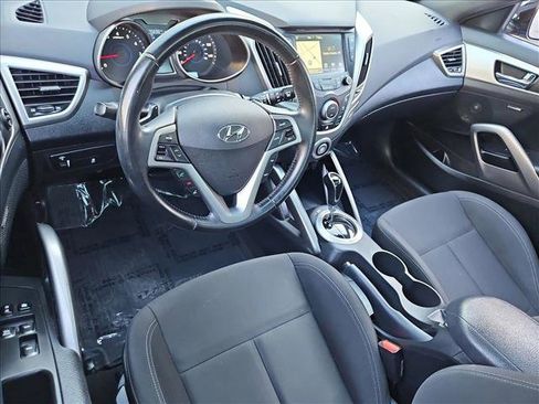 Used 2017 Hyundai Veloster Value Edition FWD image 10