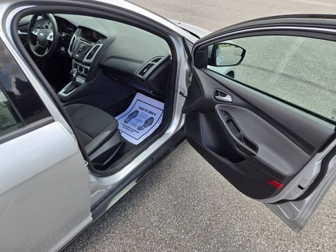 Used 2014 Ford Focus SE FWD image 23