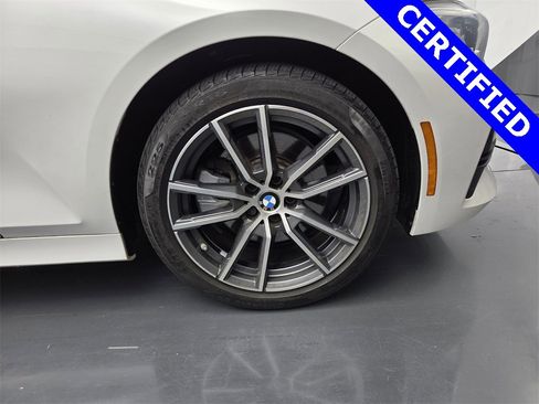 Used 2022 BMW 330i Sedan w/ Driving Assistance Package image 10