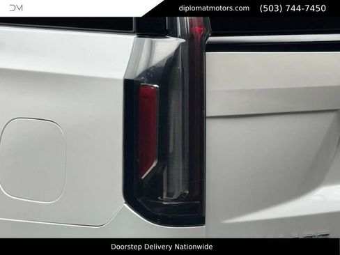 Used 2022 Cadillac Escalade Sport w/ Touring Package AWD/4WD image 15