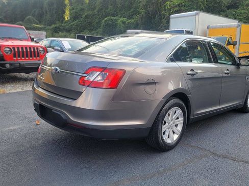 Used 2011 Ford Taurus SE image 5