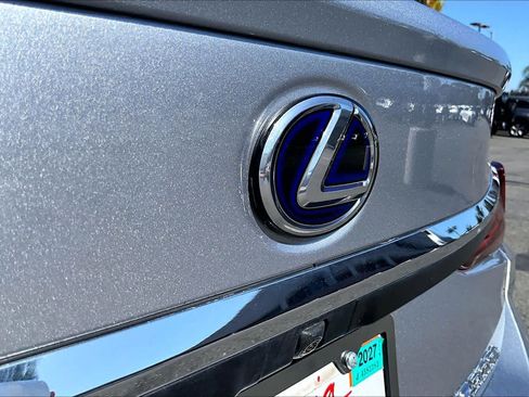 Certified 2022 Lexus ES 300h w/ Accessory Package FWD image 29
