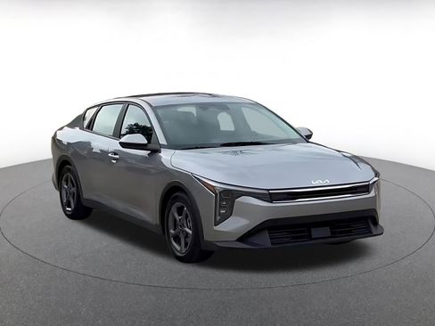Used 2025 Kia K4 LXS image 3