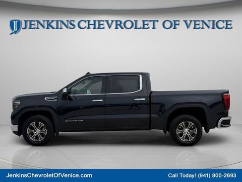 Certified 2025 GMC Sierra 1500 SLT RWD image 9