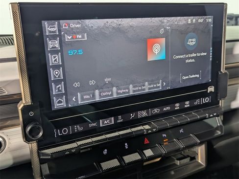 Used 2024 GMC Hummer EV 3X w/ LPO, Illumination Package image 23