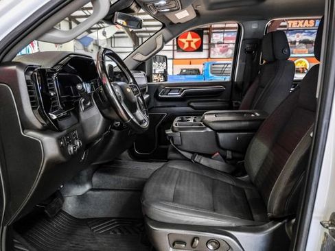 Used 2024 Chevrolet Silverado 2500 LT w/ Convenience Package AWD/4WD image 8