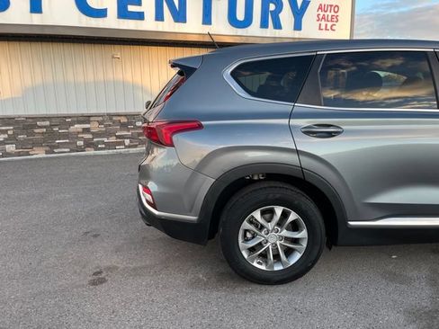 Used 2019 Hyundai Santa Fe SE FWD image 12
