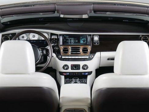 Used 2018 Rolls-Royce Dawn image 15