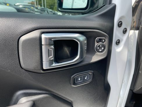 Used 2023 Jeep Wrangler Unlimited Sport AWD/4WD image 13