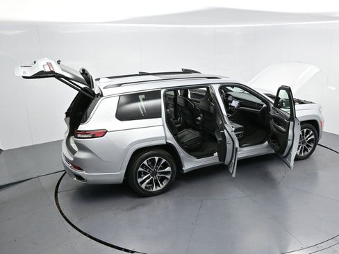 Used 2022 Jeep Grand Cherokee L Overland w/ Advanced Protech Group III AWD/4WD image 45