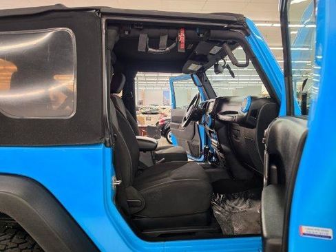 Used 2017 Jeep Wrangler Sport w/ Quick Order Package 24S AWD/4WD image 27