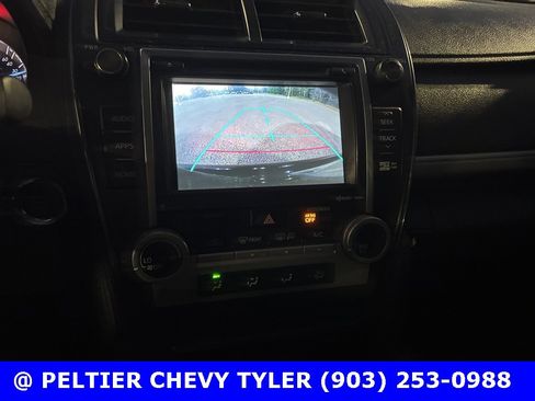 Used 2014 Toyota Camry L image 14