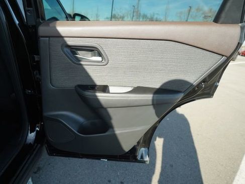 Used 2023 Nissan Rogue SV image 23