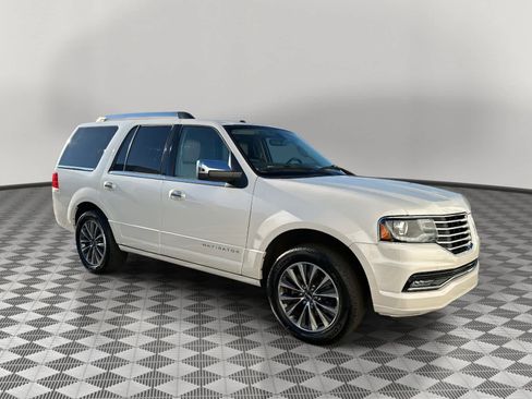 Used 2015 Lincoln Navigator 2WD image 1