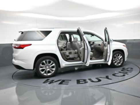 Used 2018 Chevrolet Traverse Premier FWD image 26
