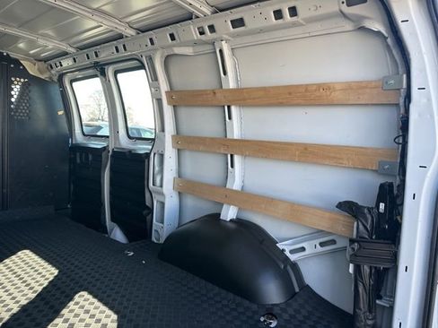 Used 2024 GMC Savana 2500 w/ Driver Convenience Package RWD image 15