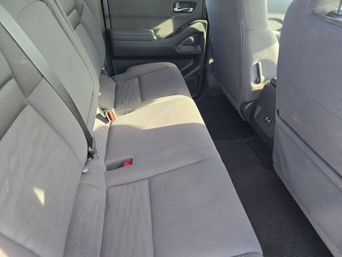 Used 2024 Nissan Frontier SV image 12