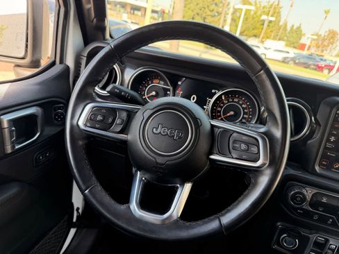 Used 2021 Jeep Wrangler Unlimited Sahara AWD/4WD image 17