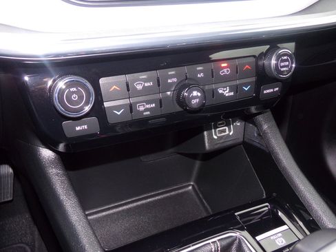 Used 2022 Jeep Compass Limited image 22