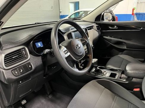 Used 2019 Kia Sorento FWD image 22