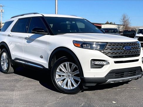 Used 2022 Ford Explorer King Ranch w/ Premium Technology Package image 11