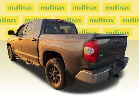 Used 2021 Toyota Tundra SR5 w/ SR5 Leather Package image 6