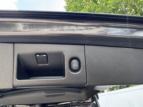 Used 2015 Cadillac Escalade Luxury AWD/4WD image 15