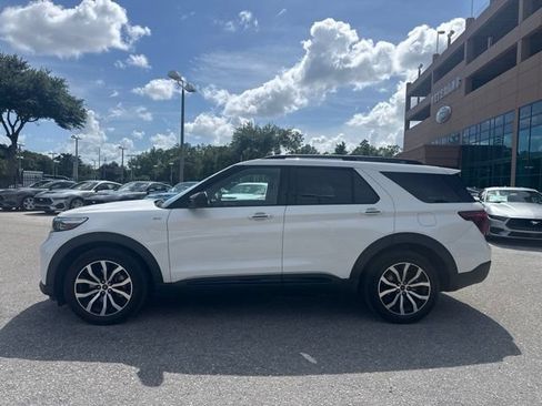 Used 2022 Ford Explorer ST-Line w/ Class IV Trailer Tow Package RWD image 2