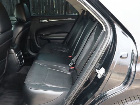 Used 2016 Chrysler 300 C image 20